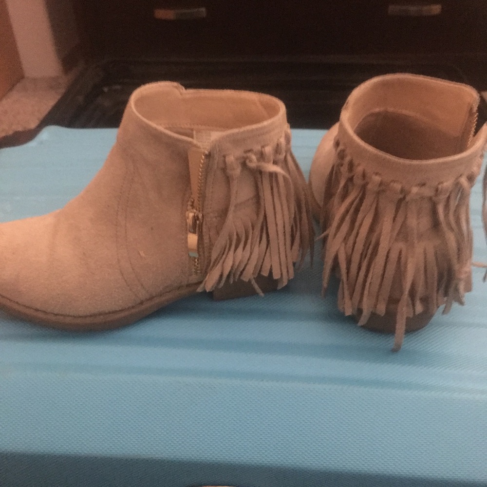 Girls tan faux suede booties